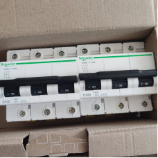 Автоматичний вимикач Acti9 Schneider-Electric C120N 3Р 100A A9N18367